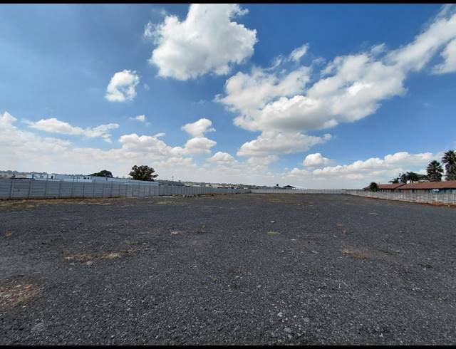 8,499M² INDUSTRIAL YARD TO LET IN BREDELL